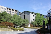 京都産業大学 第二実験室棟